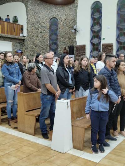 Abertura das Novenas reúne centenas de fiéis em Laranjeiras do Sul Celebração marca o início da preparação para a Festa em honra a Nossa Senhora Aparecida